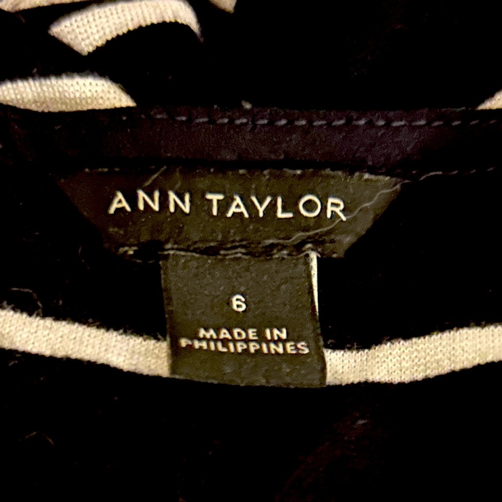 Ann Taylor stretchy & chic Black White Striped Dress Short Sleeves Size 6. - Picture 5 of 5